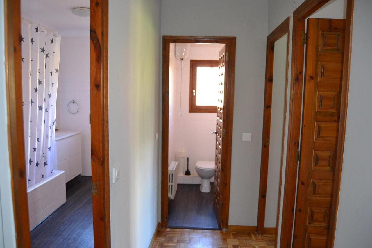 Amplio Apartamento Con Piscina En Льївія Екстер'єр фото