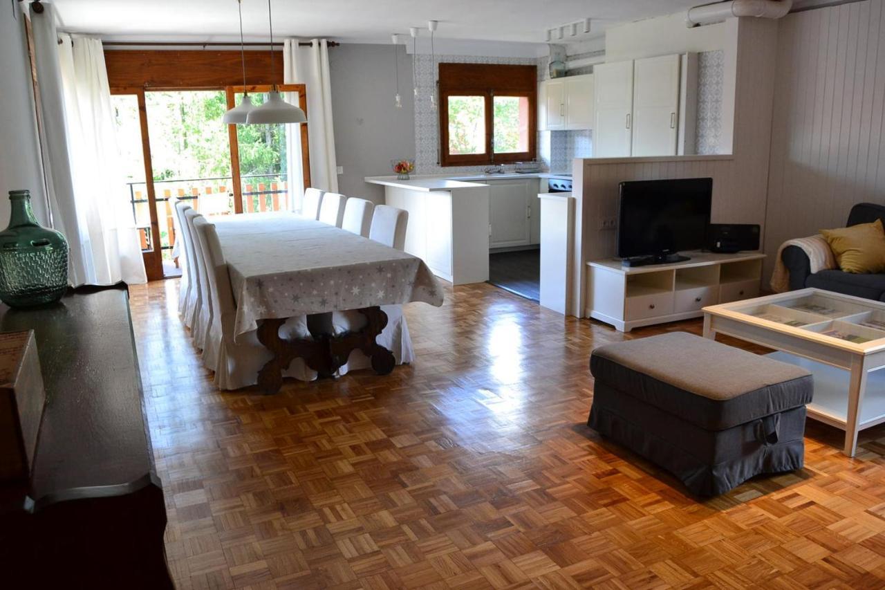 Amplio Apartamento Con Piscina En Льївія Екстер'єр фото